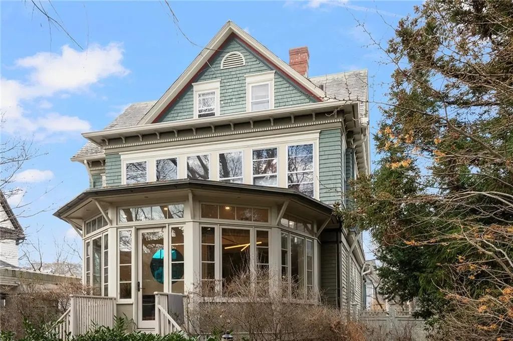 251 Olney Street Providence RI 02906