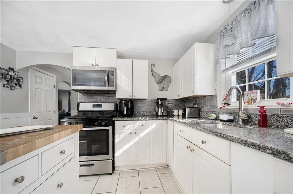 39 Homestead Avenue Johnston RI 02919