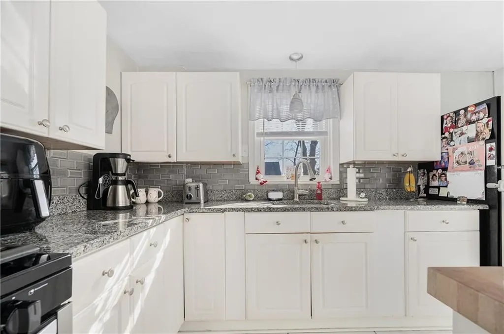 39 Homestead Avenue Johnston RI 02919