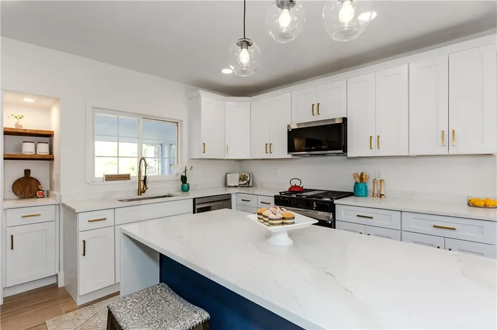 41 Hartford Place Warwick RI 02888