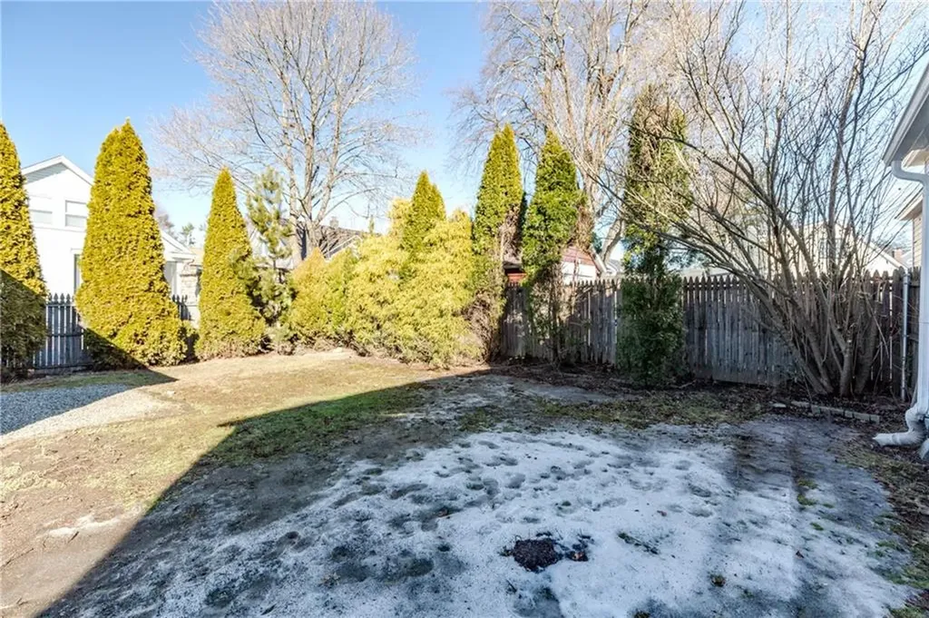 41 Hartford Place Warwick RI 02888