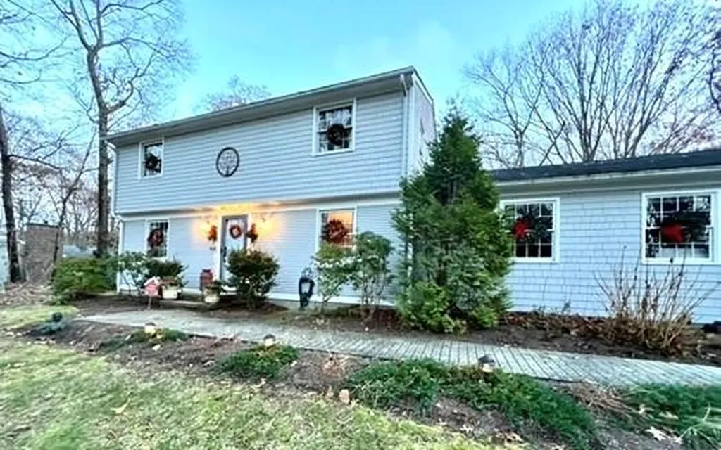 67 Beacon Drive North Kingstown RI 02852