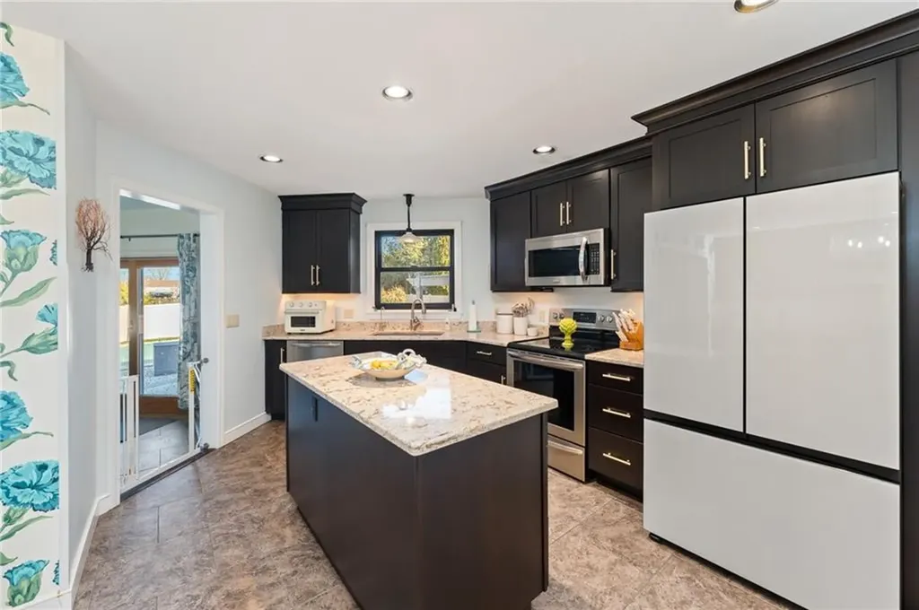 18 Sherman Avenue Bristol RI 02809