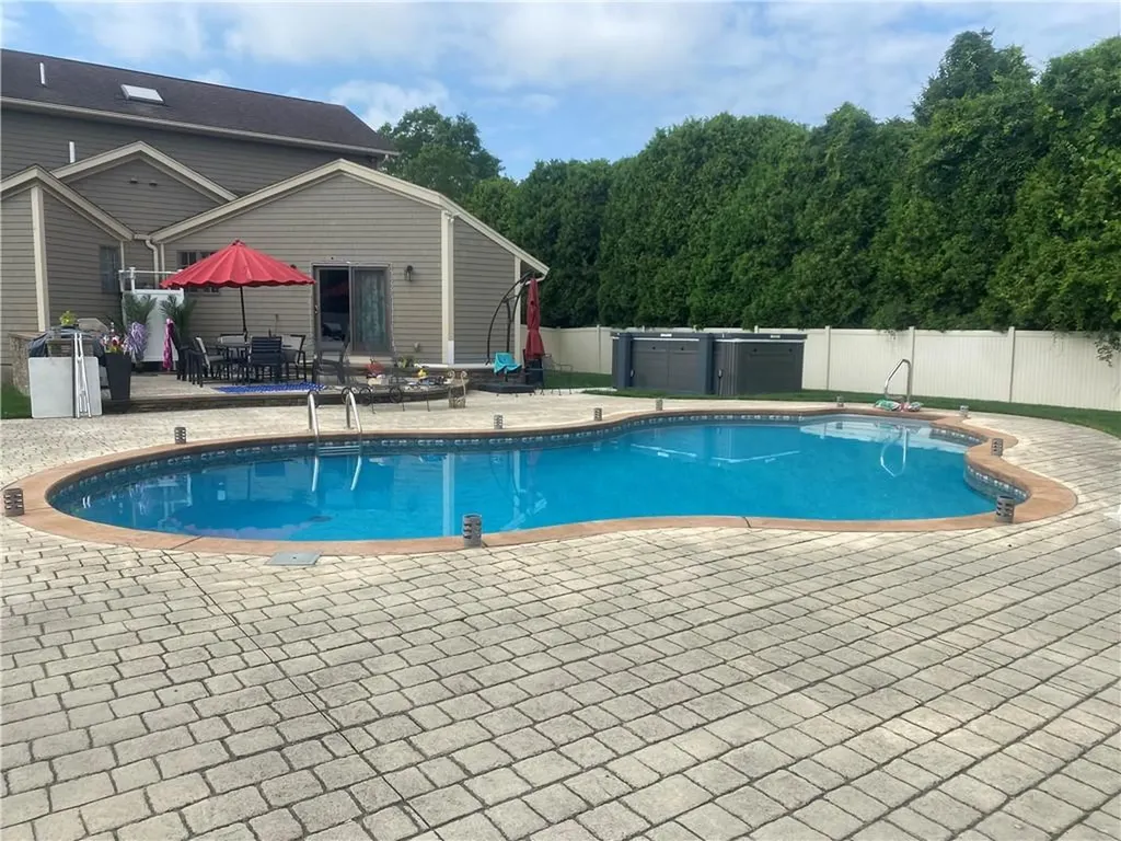 18 Sherman Avenue Bristol RI 02809