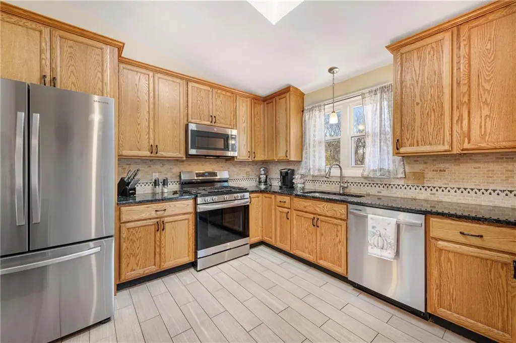 134 Olney Arnold Road Cranston RI 02921