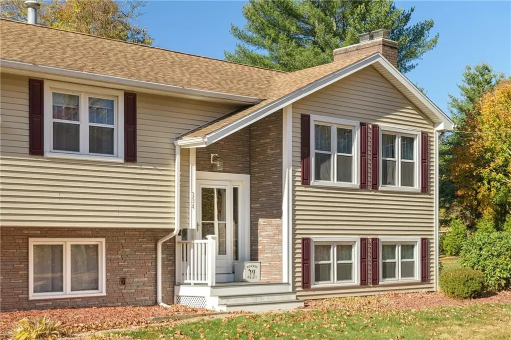 134 Olney Arnold Road Cranston RI 02921