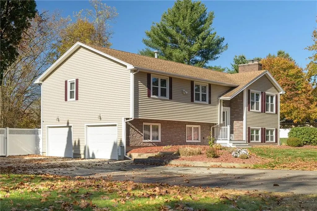 134 Olney Arnold Road Cranston RI 02921