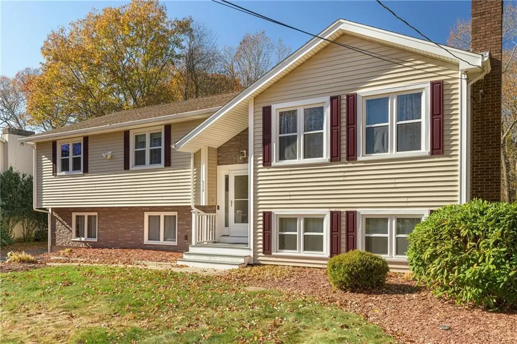 134 Olney Arnold Road Cranston RI 02921