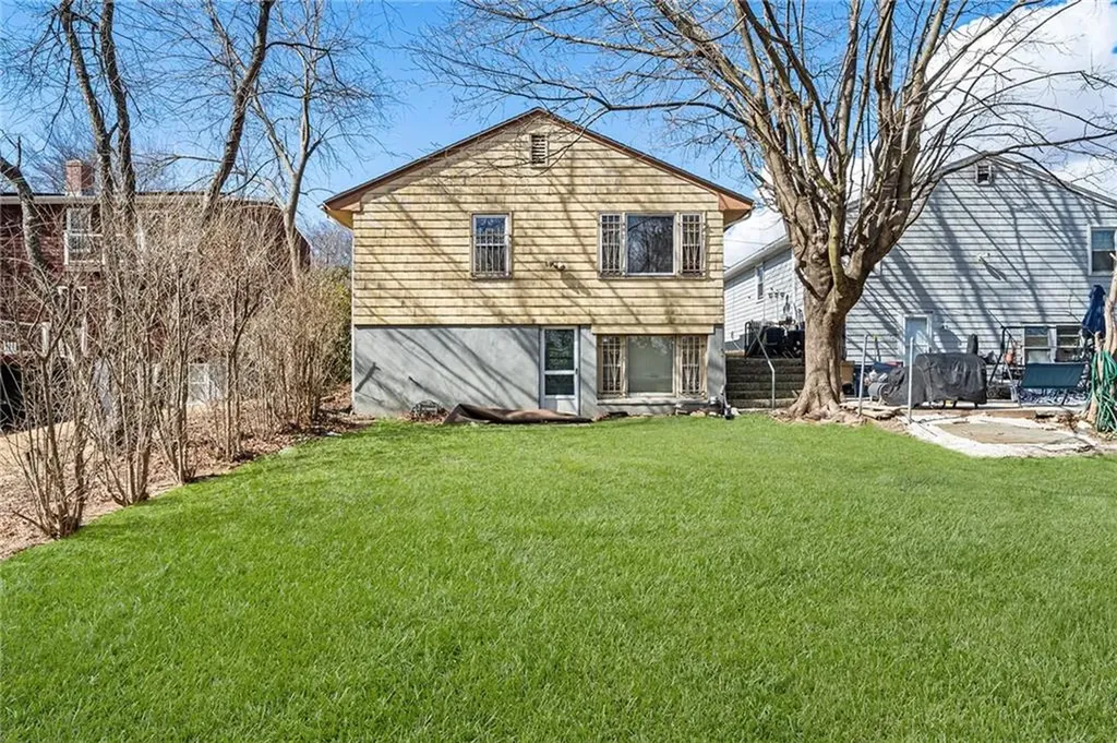 151 Hillcrest Avenue Providence RI 02909