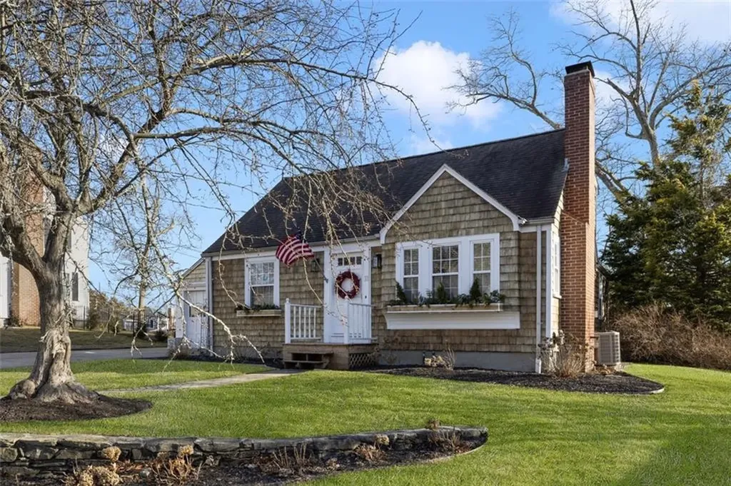 31 Hill Top Drive Cranston RI 02920