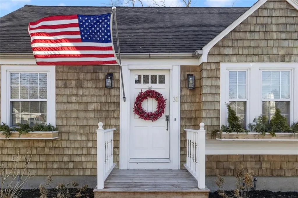 31 Hill Top Drive Cranston RI 02920