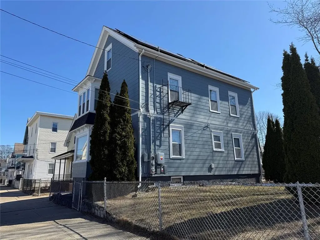 86 Magill Street Pawtucket RI 02860