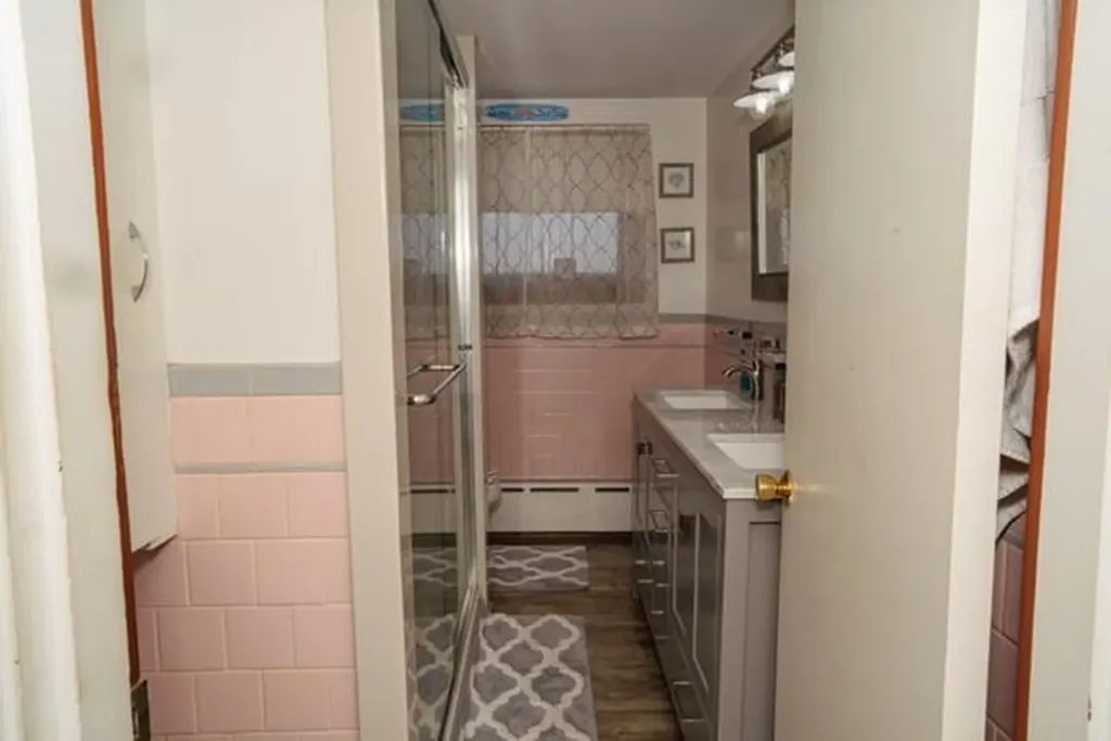 26 Cliff Street Tiverton RI 02878