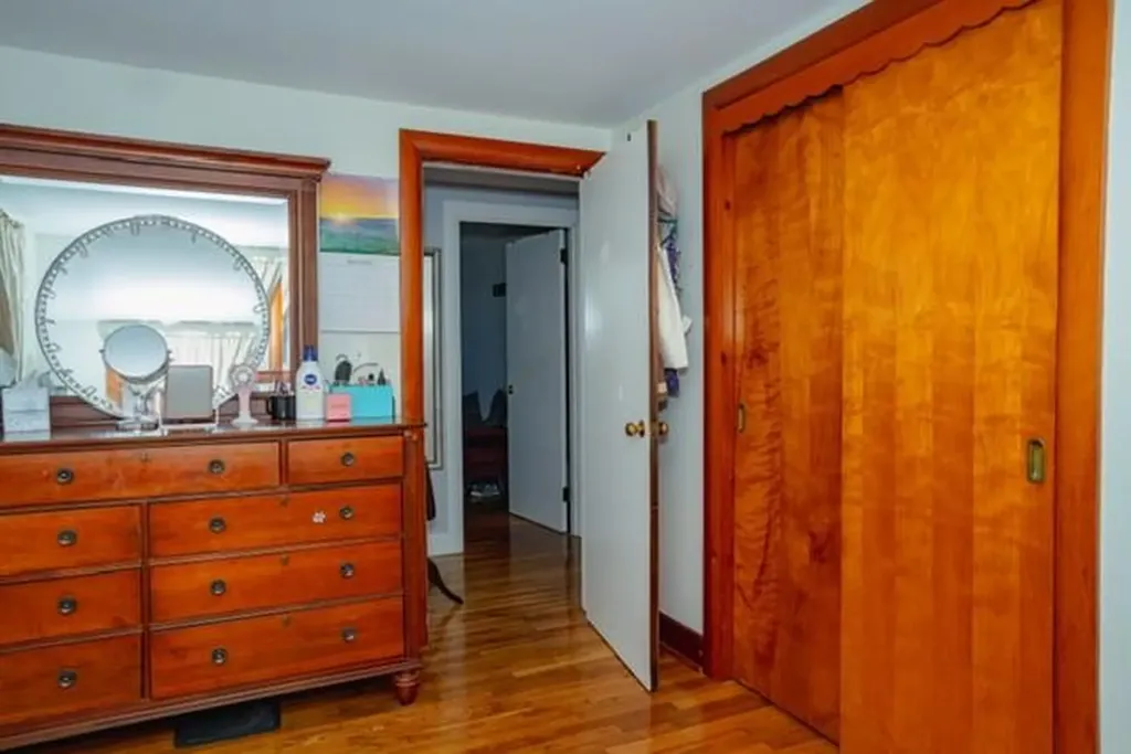 26 Cliff Street Tiverton RI 02878