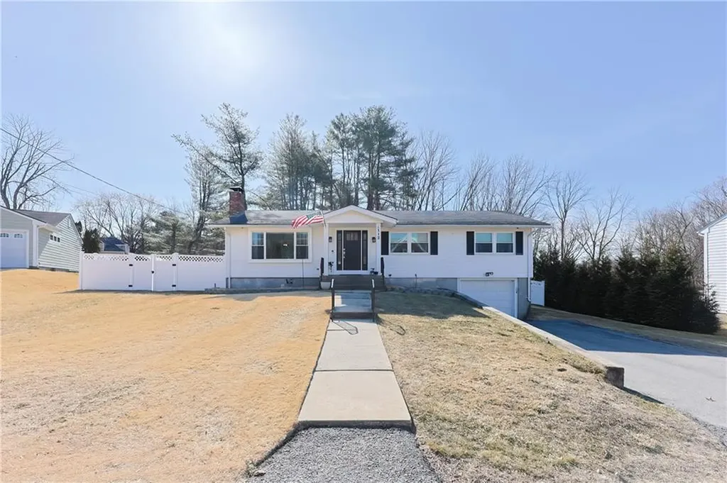 112 Homestead Avenue North Smithfield RI 02896