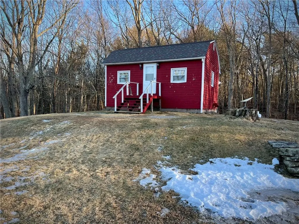 9 King Road Foster RI 02825