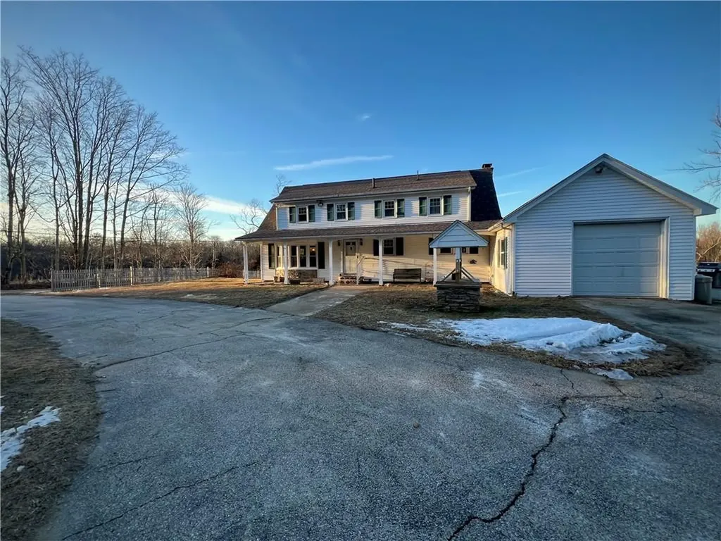 9 King Road Foster RI 02825