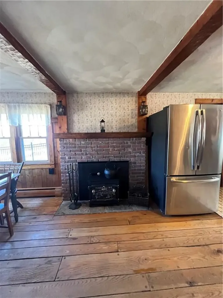 9 King Road Foster RI 02825