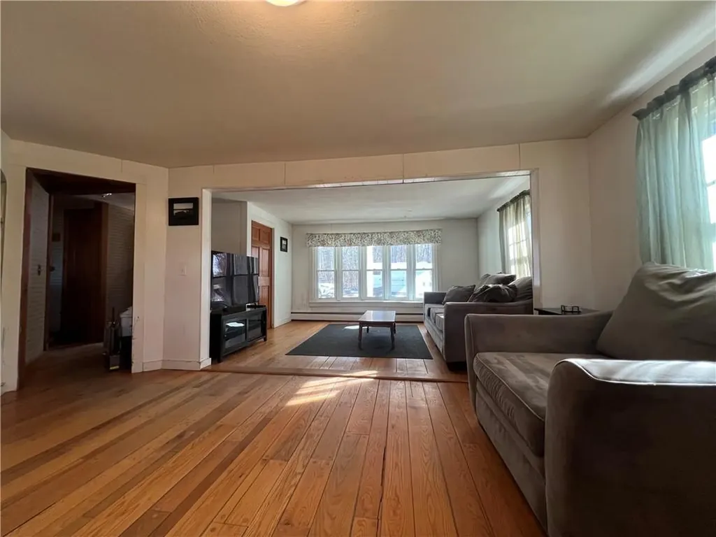 9 King Road Foster RI 02825