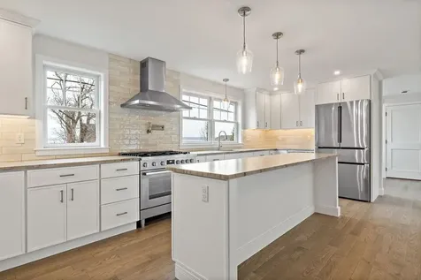 111 King Phillip Avenue Bristol RI 02809