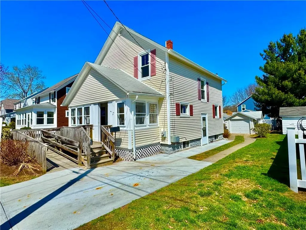 34 Kent Avenue East Providence RI 02914