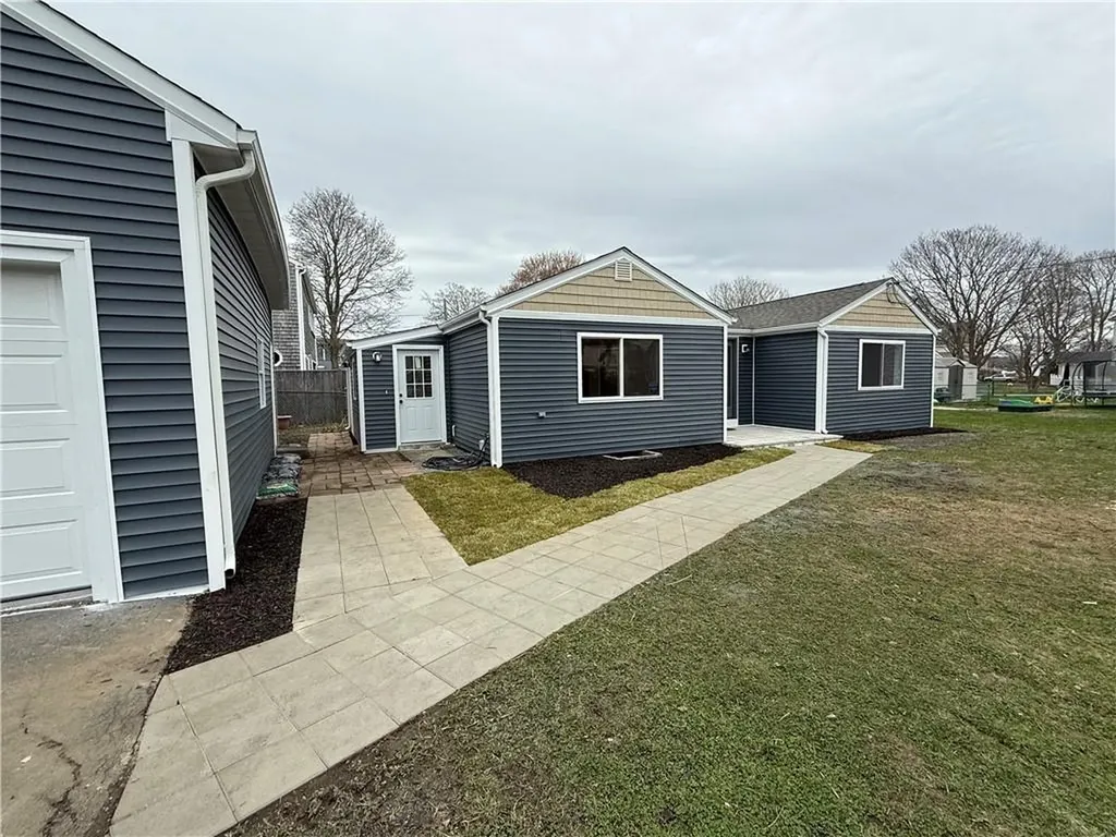 113 Cedar Avenue Portsmouth RI 02871