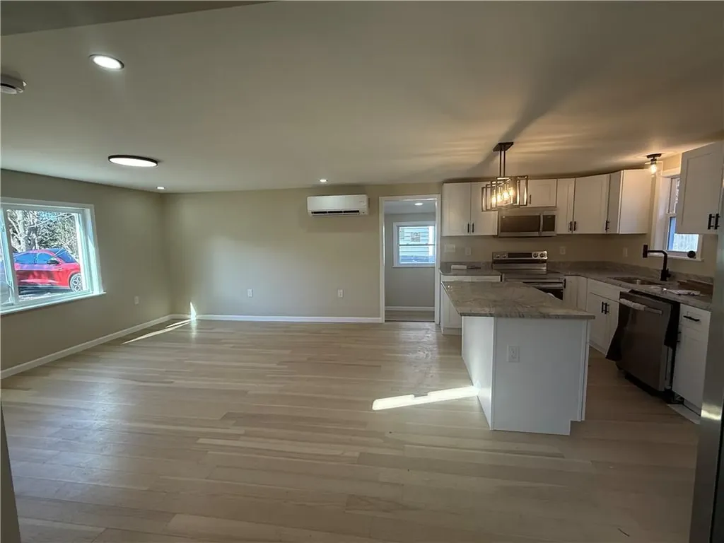 113 Cedar Avenue Portsmouth RI 02871