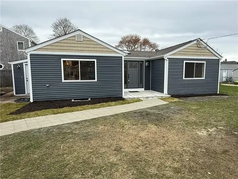 113 Cedar Avenue Portsmouth RI 02871