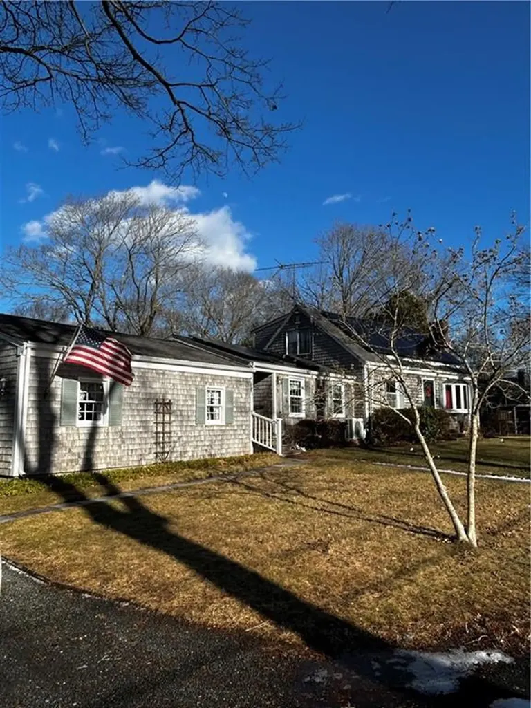 38 Houghton Street Barrington RI 02806