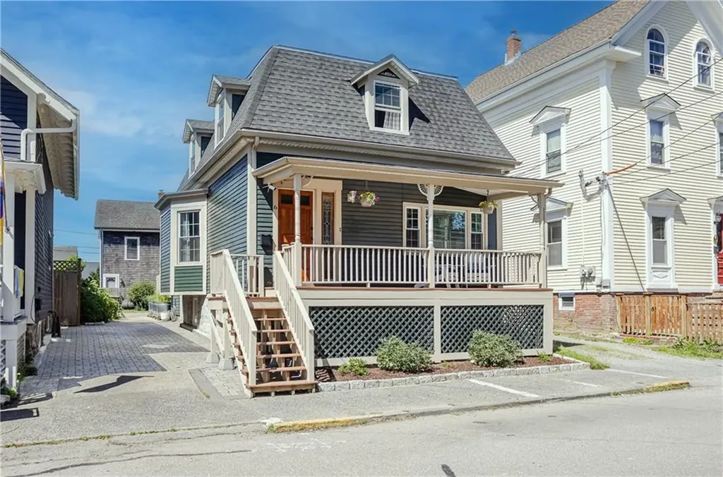 6 Pond Avenue Newport RI 02840