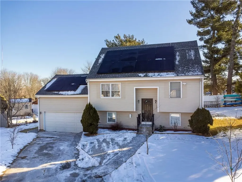 7 Jill Court East Providence RI 02915
