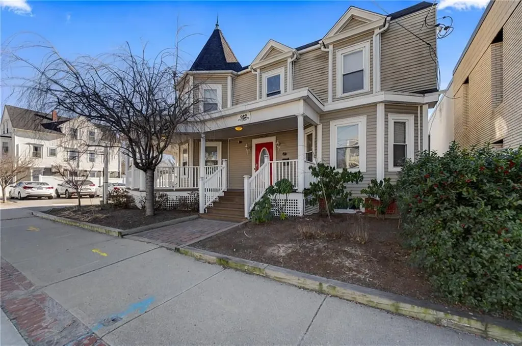 982 Mineral Spring Avenue North Providence RI 02904