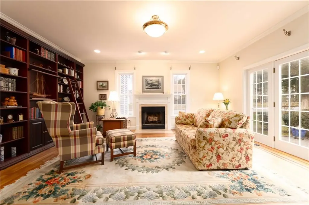 14 Clifton Road Bristol RI 02809
