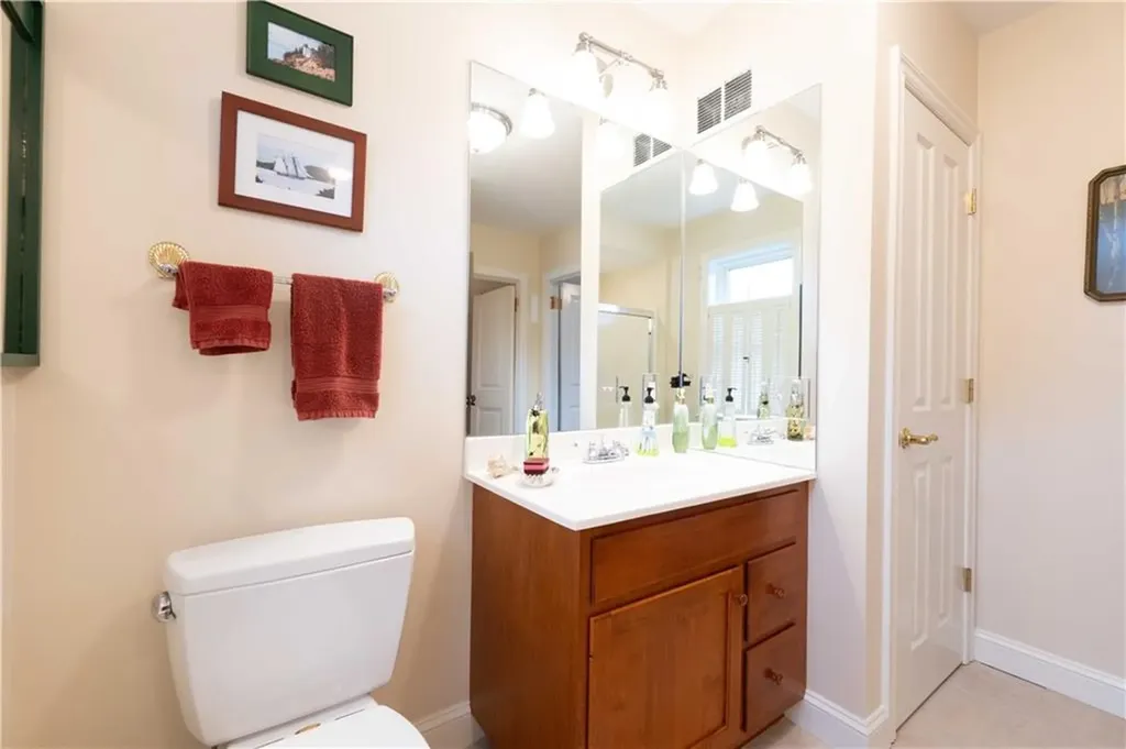14 Clifton Road Bristol RI 02809
