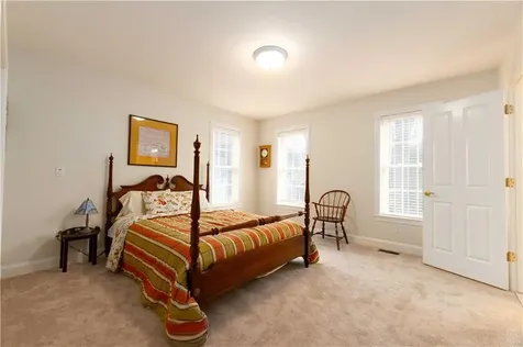 14 Clifton Road Bristol RI 02809