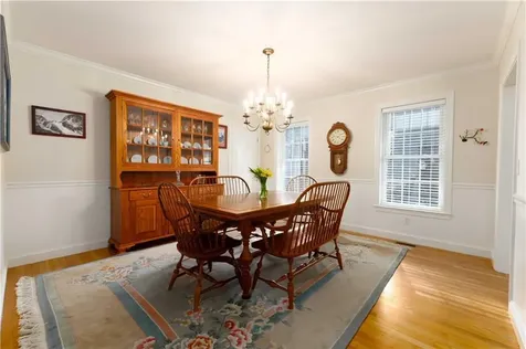 14 Clifton Road Bristol RI 02809