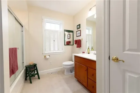 14 Clifton Road Bristol RI 02809