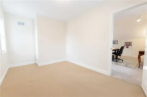 14 Clifton Road Bristol RI 02809