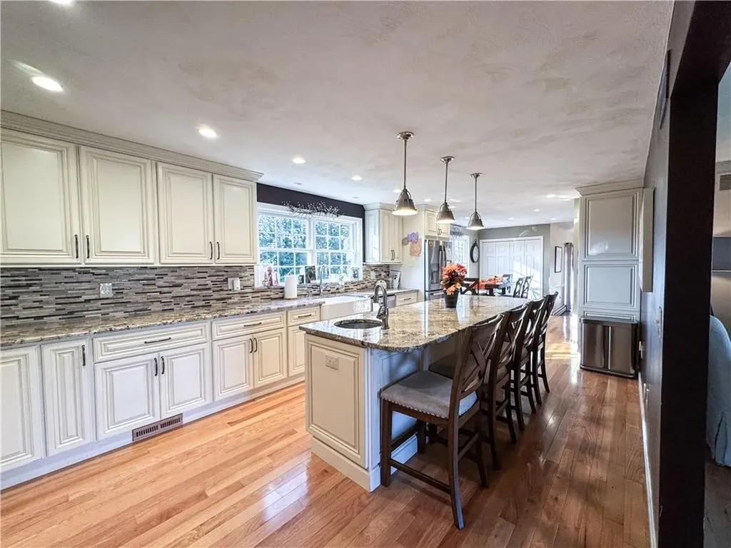 3 Pheasant Hill Lane Cranston RI 02921