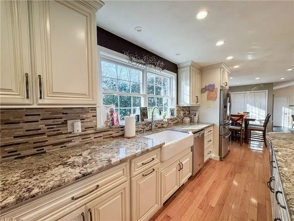 3 Pheasant Hill Lane Cranston RI 02921