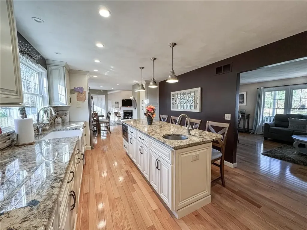 3 Pheasant Hill Lane Cranston RI 02921