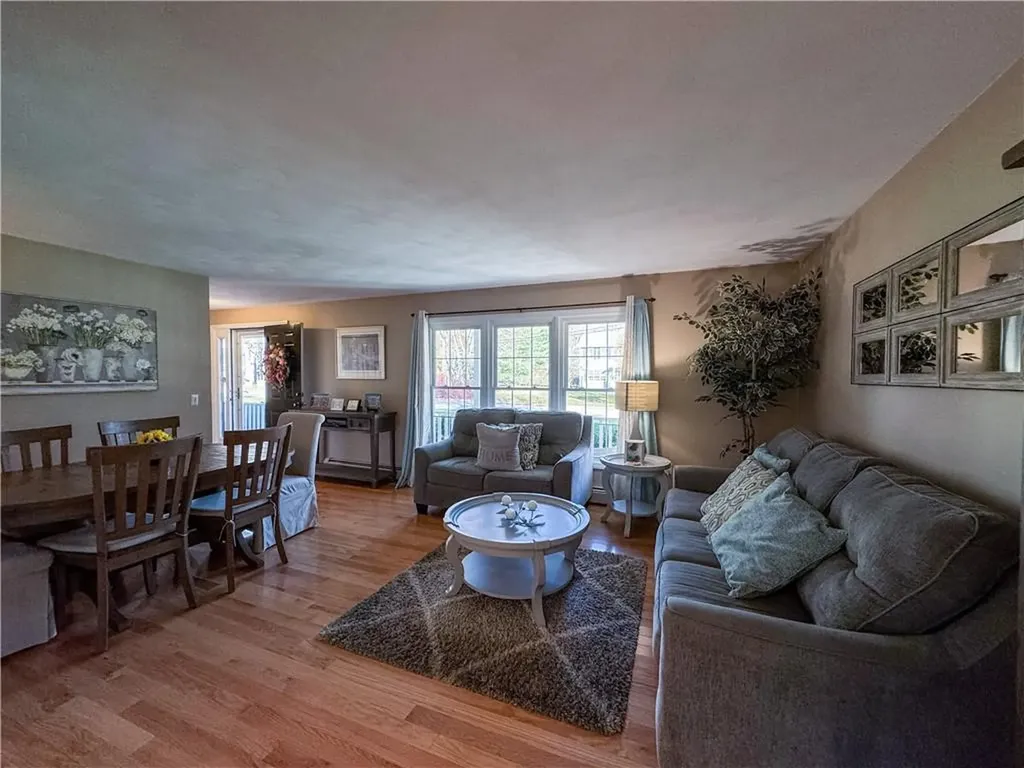 3 Pheasant Hill Lane Cranston RI 02921
