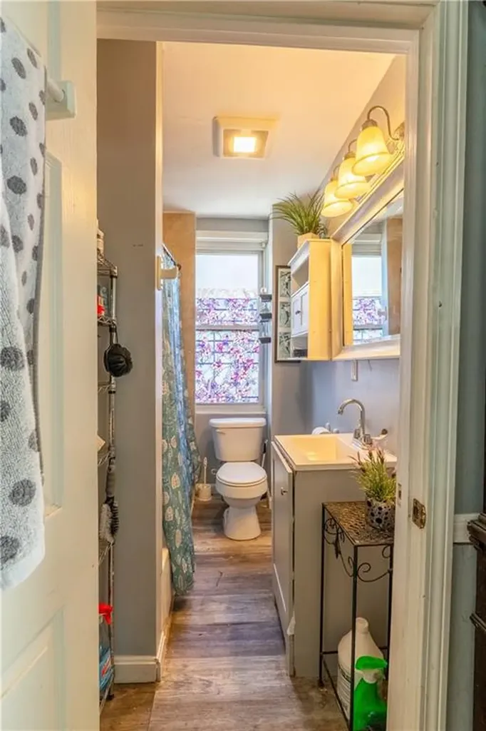 17 Pekin Street Providence RI 02908