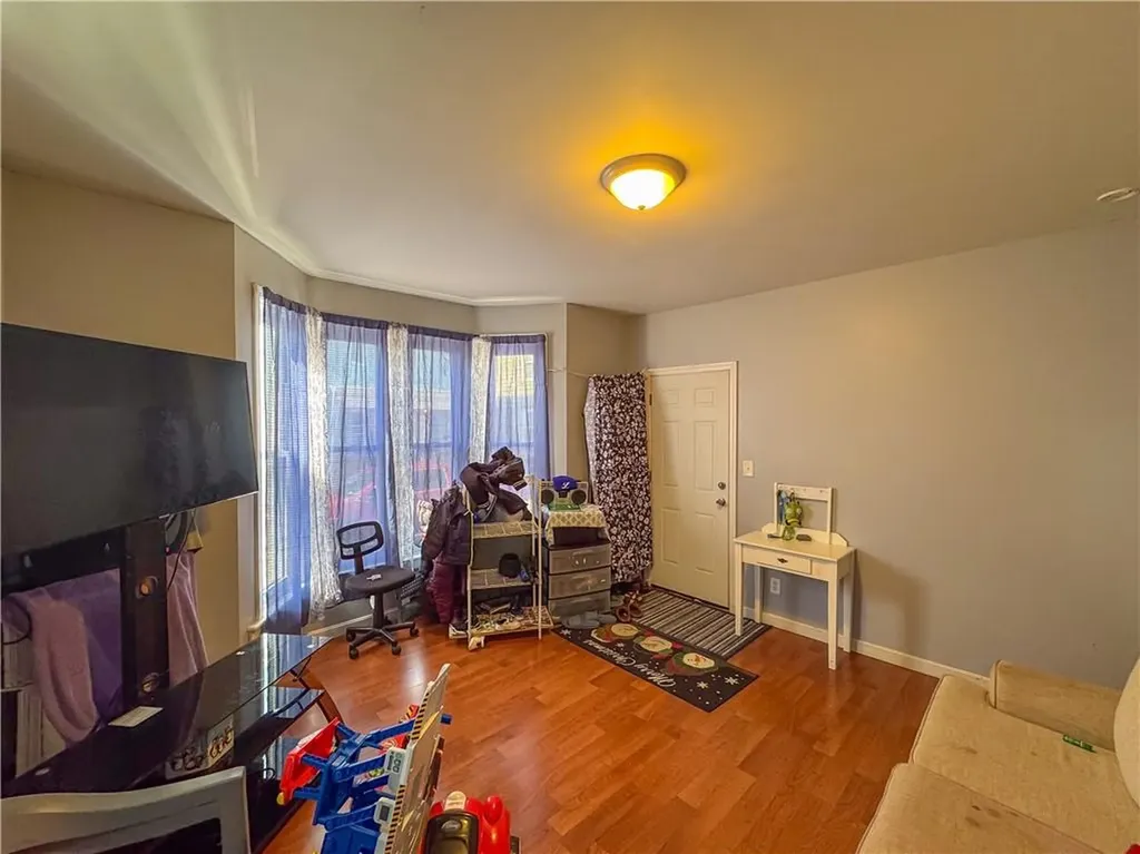17 Pekin Street Providence RI 02908