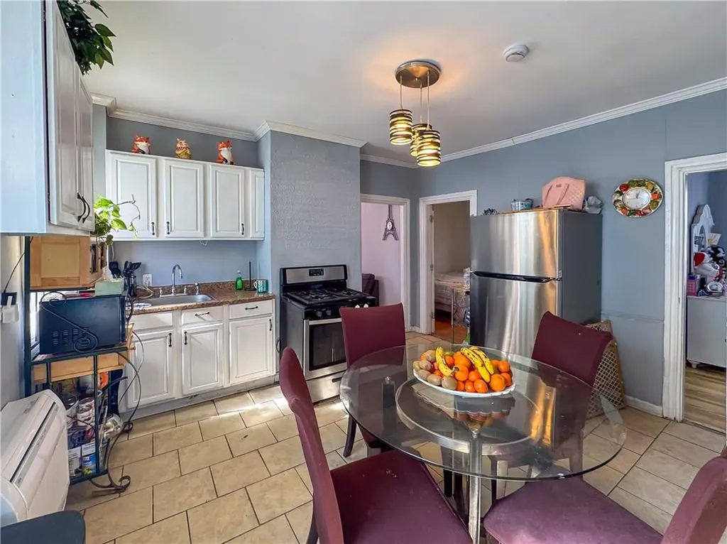 17 Pekin Street Providence RI 02908