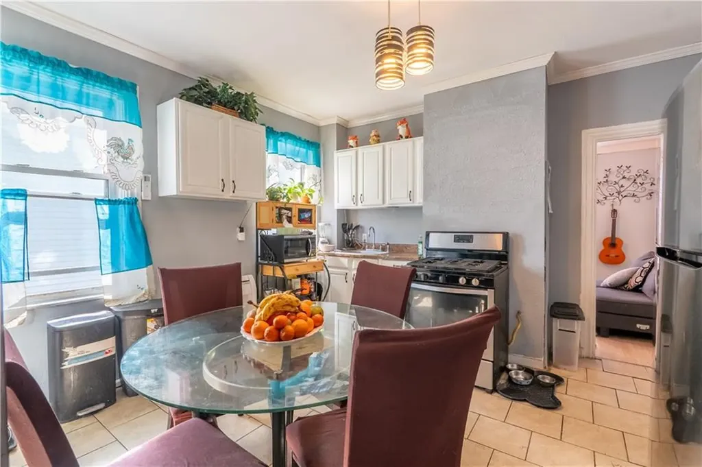 17 Pekin Street Providence RI 02908