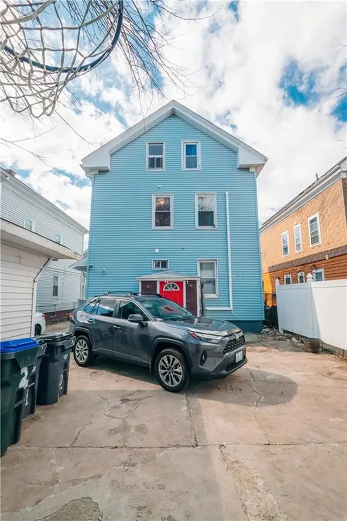 17 Pekin Street Providence RI 02908