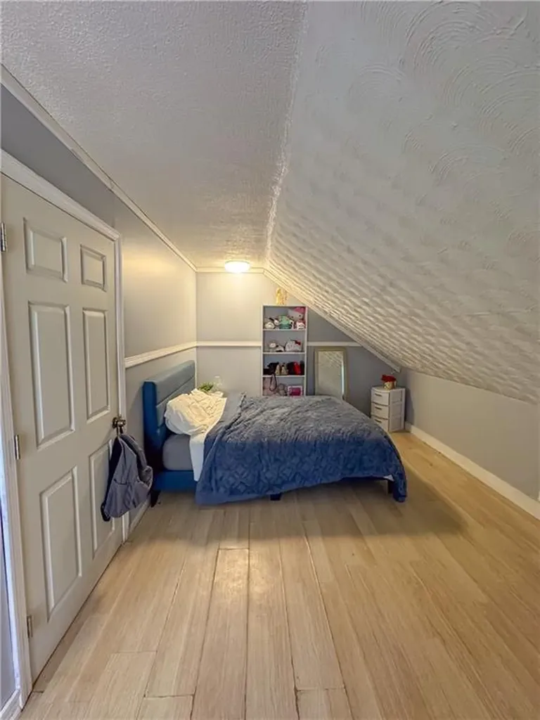 17 Pekin Street Providence RI 02908