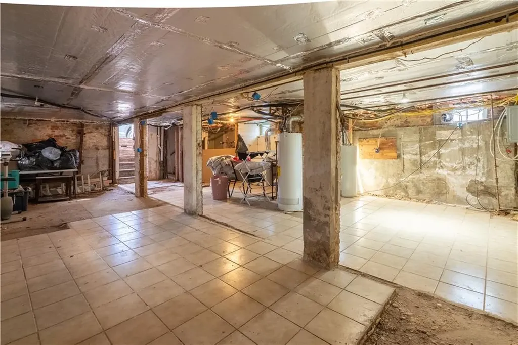17 Pekin Street Providence RI 02908