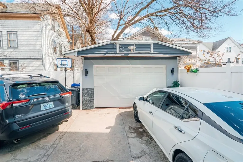 17 Pekin Street Providence RI 02908